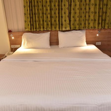 Rose Nana Hotel Bangkok Kültér fotó
