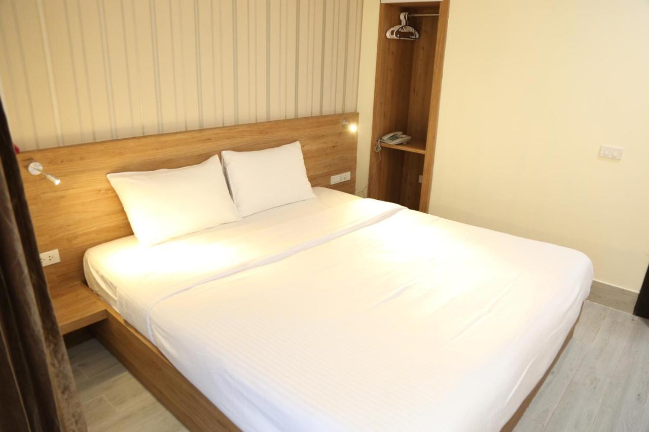 Rose Nana Hotel Bangkok Kültér fotó
