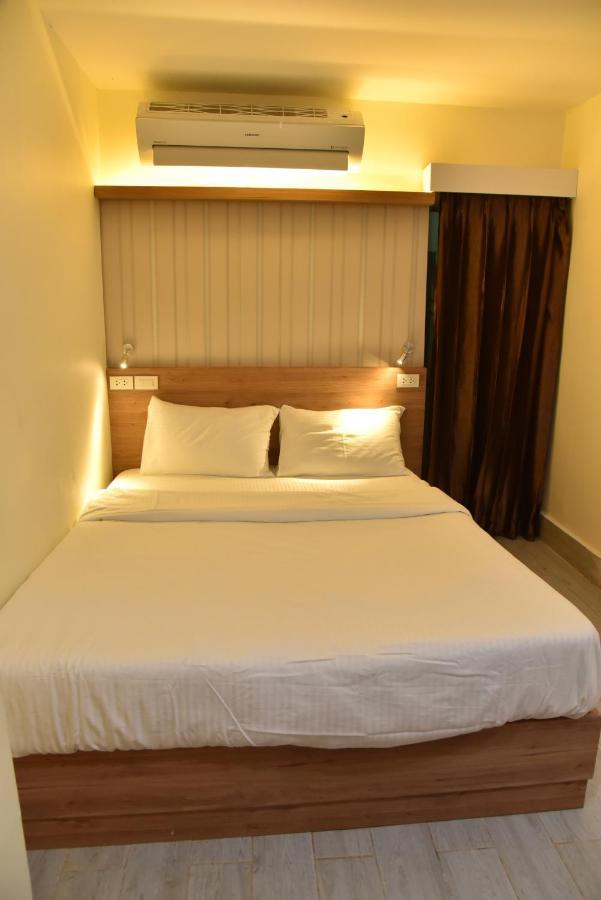 Rose Nana Hotel Bangkok Kültér fotó